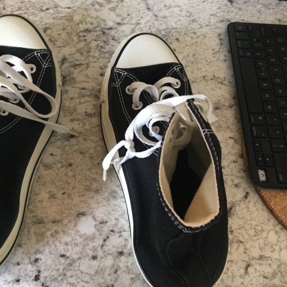 Converse Chuck Taylor Black All Star Hightops - Picture 5 of 5